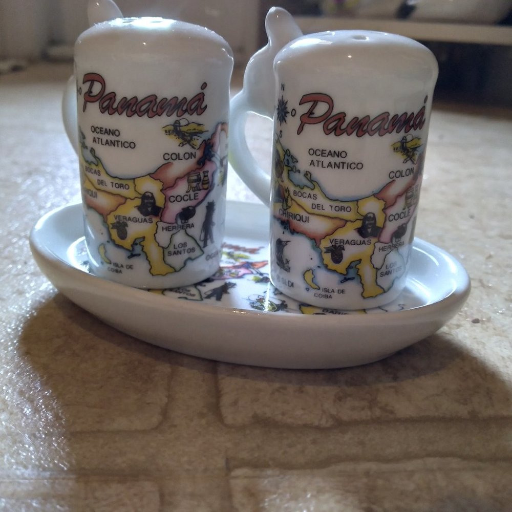 Panama Salt and Pepper Shaker on Tray